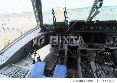 C-17運輸機駕駛艙 運輸機駕駛艙 C-17運輸機駕駛艙 運輸機駕駛艙 129335599