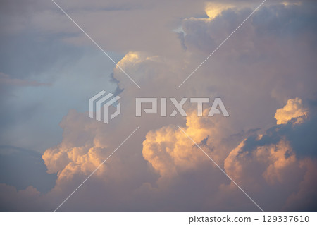 夏季日落戲劇性天空素材晴朗八月 129337610