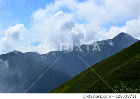 攀登山梨縣千疊岳 129338711