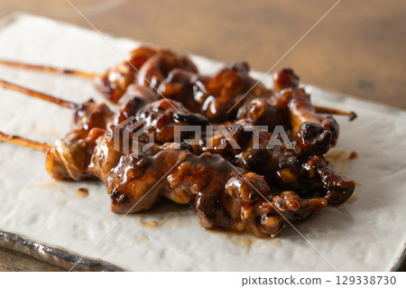 烤鰻魚肝串（庫存照片） 129338730