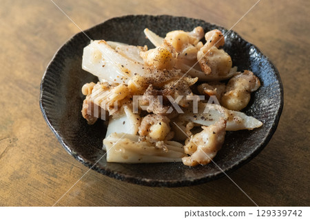 烤雞軟骨圖片（庫存照片） 129339742