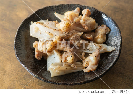 Grilled chicken cartilage image (stock photo) 129339744