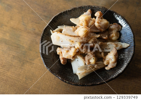 Grilled chicken cartilage image (stock photo) 129339749