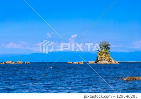 夏季的富山灣～雨晴海岸 129340293