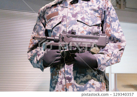 自衛隊9毫米衝鋒槍 129340357
