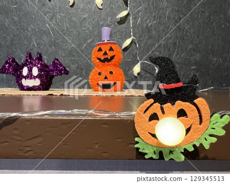 Halloween decorations and figurines Halloween decorations and figurines 129345513