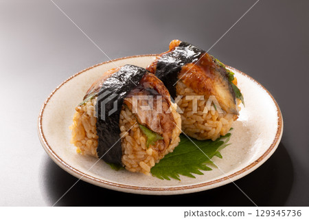 Eel rice ball 129345736