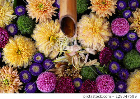 Flower water fountain at Sashideiso Otakesan Shrine in Yamanashi 129347599