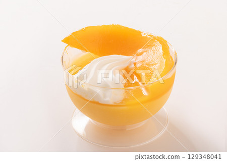 mango pudding  129348041
