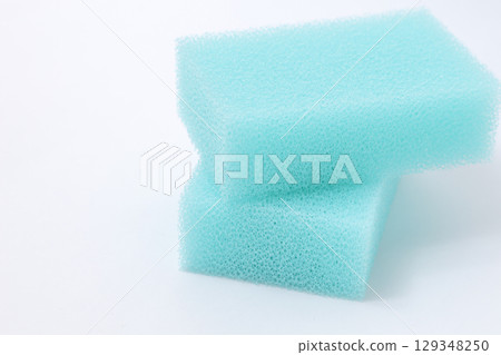海綿、廚房、餐具、洗碗、水務、餐點、清潔劑、泡沫、水、家事、食物、供水、清潔、日用品、清潔 129348250
