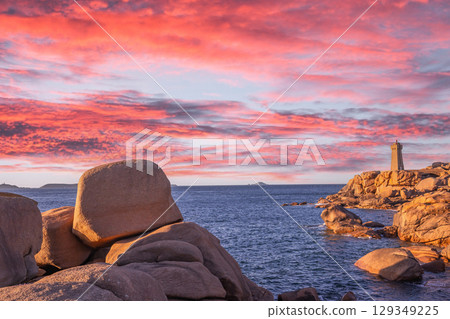 Ploumanac'h Lightouse of Mean Ruz, cotes-d'armor, brittany, france 129349225