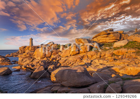 Ploumanac'h Lightouse of Mean Ruz, cotes-d'armor, brittany, fran Ploumanac'h Lightouse of Mean Ruz, cotes-d'armor, brittany, fran 129349266