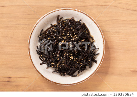 Stir-fried hijiki Stir-fried hijiki 129350654