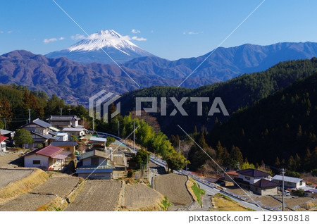 冬季梯田和富士山,富士川町平林 冬季梯田和富士山,富士川町平林 129350818