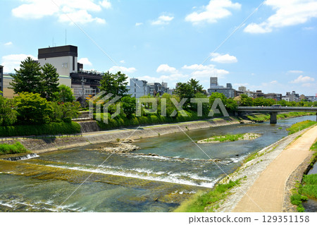 Kyoto · Kamogawa 129351158