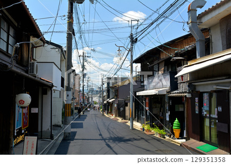 Rokudo-no-Tsuji, Kyoto 129351358