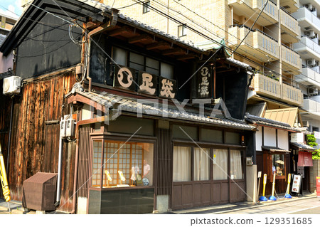 Historic buildings on Sanjo Street in Kyoto Historic buildings on Sanjo Street in Kyoto 129351685