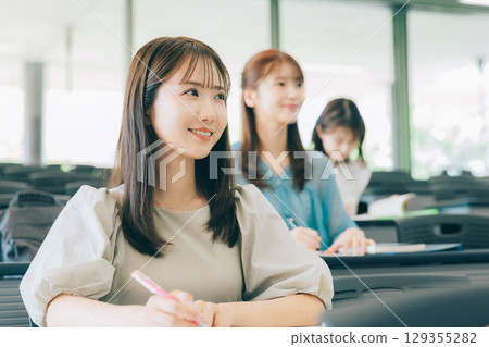 University students in class University students in class 129355282