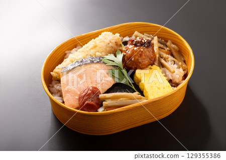 烤鮭魚海藻便當 129355386