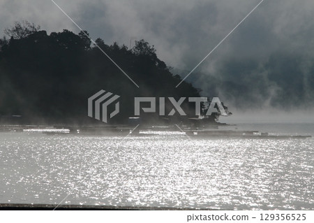 霧濛濛的早晨 129356525