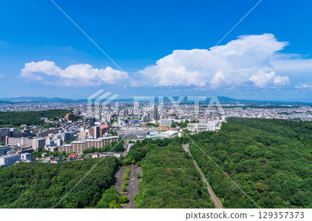 從東山天空塔眺望名古屋市中心的夏天（愛知縣名古屋市） 129357373