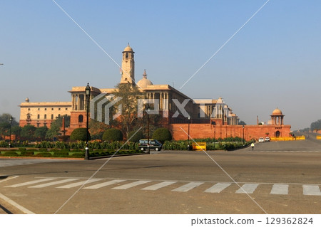 Delhi is a city in northern India on the banks of the Yamuna River. 129362824