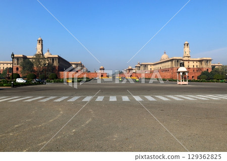Delhi is a city in northern India on the banks of the Yamuna River. Delhi is a city in northern India on the banks of the Yamuna River. 129362825