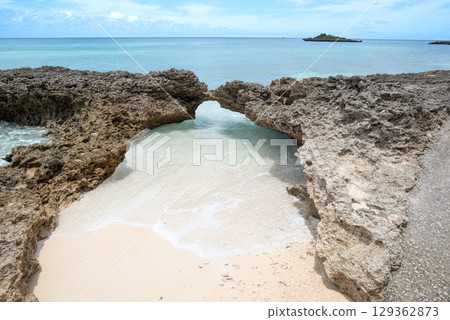 Miyakojima Blue sky and emerald green sea 129362873