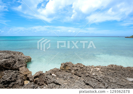 Miyakojima Blue sky and emerald green sea 129362878