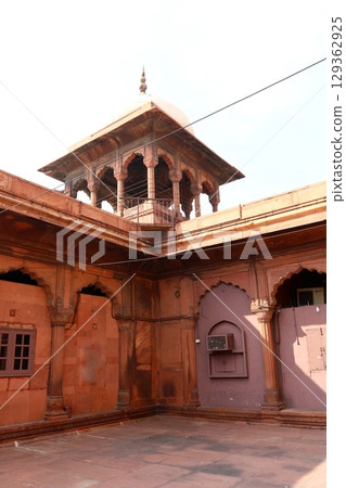 Delhi is a city in northern India on the banks of the Yamuna River. Delhi is a city in northern India on the banks of the Yamuna River. 129362925