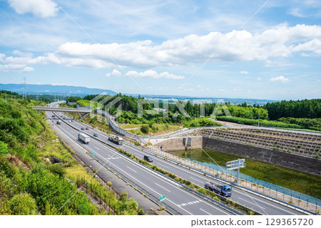 夏季高速公路（新名神高速公路、菰野 IC 至鈴鹿 PA Smart IC、四日市隧道北側） 129365720
