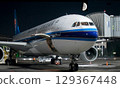 南航777-200客機載星月滑行 129367448