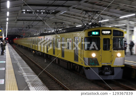 直達西武狹山線:西武池袋線2000系列(準急程~10輛:池袋⇔西武急城前) 直達西武狹山線:西武池袋線2000系列(準急程~10輛:池袋⇔西武急城前) 129367839