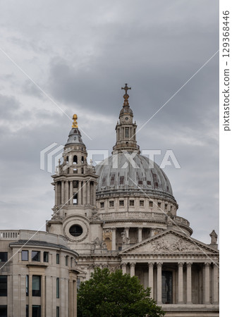 the iconic dome and western towers of St Paul's Cathedral which is formally known as the Cathedral Church of St Paul the Apostle. 129368446