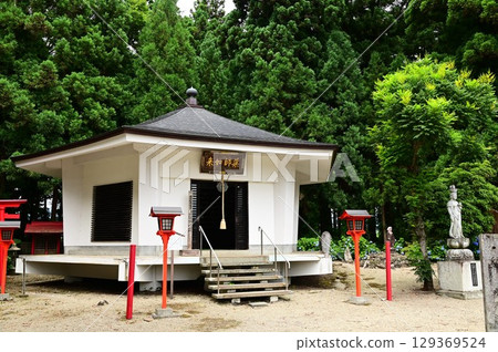 音羽山清水寺的繡球花盛開 音羽山清水寺的繡球花盛開 129369524