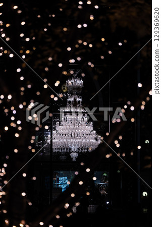 東京惠比壽花園廣場的枝形吊燈 129369620