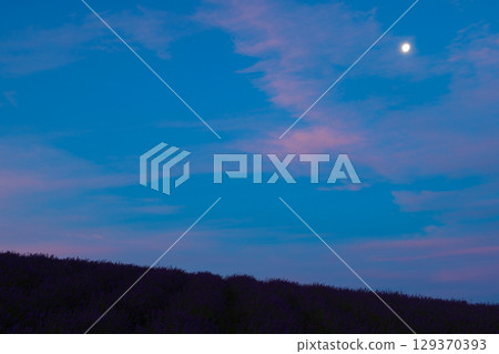 Kamifurano Town, Hokkaido - The Moon at Hinode Park - Kamifurano Town, Hokkaido - The Moon at Hinode Park - 129370393