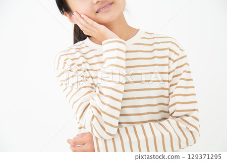 Middle school girl worried Middle school girl worried 129371295