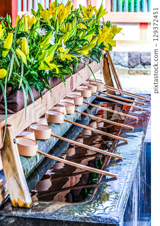 Hikawa Shrine Chozuya Flower Water Purifier Hikawa Shrine Chozuya Flower Water Purifier 129372451