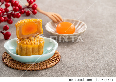 Mid-Autumn Festival Mooncake Festival Lotus Seed Paste Egg Yolk MidAutumn Festival Mooncake げっぺい 129372523