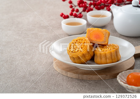 中秋節 月餅 節日 蓮蓉 蛋黃 MidAutumn Festival Moon cake げっぺい 129372526