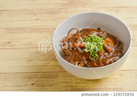 Curry soba Curry soba 129372850