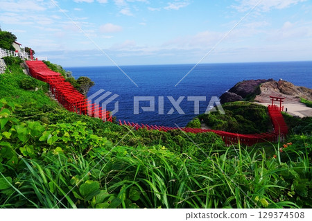 Red Torii Gate Motonosumi Shrine 375 129374508