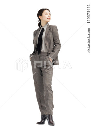 Portrait of a Japanese female business person in a suit (transparent background) | Woman, suit, business, transparent background 129375431