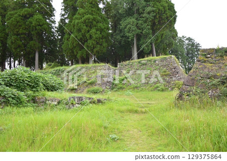 View of Hitoyoshi Castle (Kumamoto Prefecture) 129375864