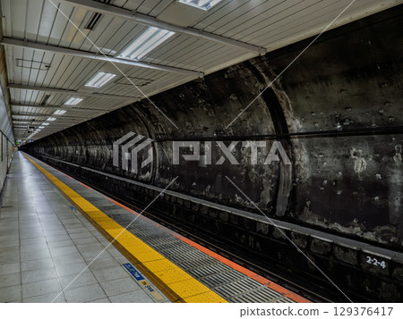 JR東日本馬喰町月台及隧道壁 129376417