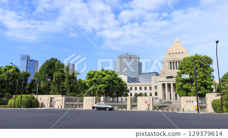 The National Diet Building's front yard 129379614