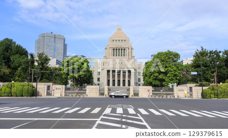 The National Diet Building's front yard 129379615