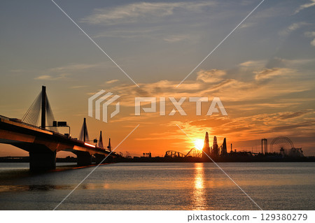 The Isewan Expressway at dawn 129380279