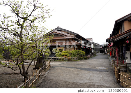 The nostalgic townscape of Kaguramonzen Tojimura in Aki-Takata City, Hiroshima Prefecture The nostalgic townscape of Kaguramonzen Tojimura in Aki-Takata City, Hiroshima Prefecture 129380991